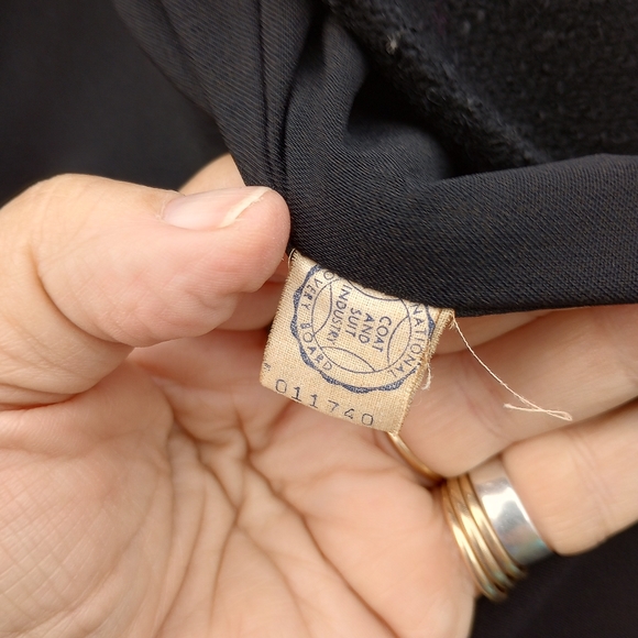 Vintage nubby black wool swing jacket with pockets from Ohrboch's Grey Room - Picture 8 of 10